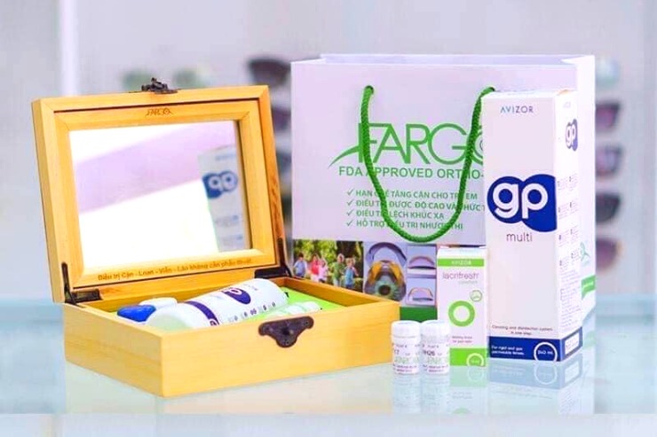 kính ortho k điều trị cận thị